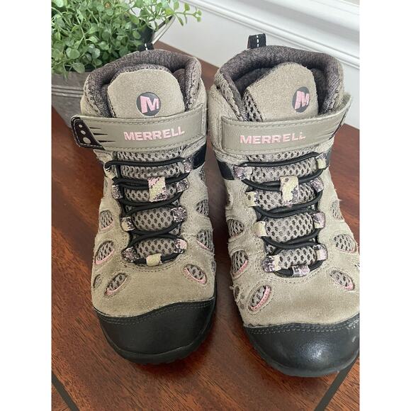Merrell Kid's SIZE 2 Chameleon Mid Waterproof Hiking Boots Kangaroo Pink - Picture 2 of 7